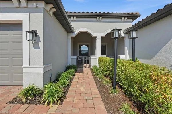 Property Slideshow image 2 of 47 | 12330 canal grande dr, Fort Myers, FL, 33913