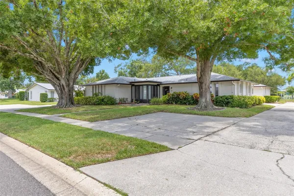 Property Slideshow image 2 of 36 | 1227 queen anne dr a, Palm Harbor, FL, 34684