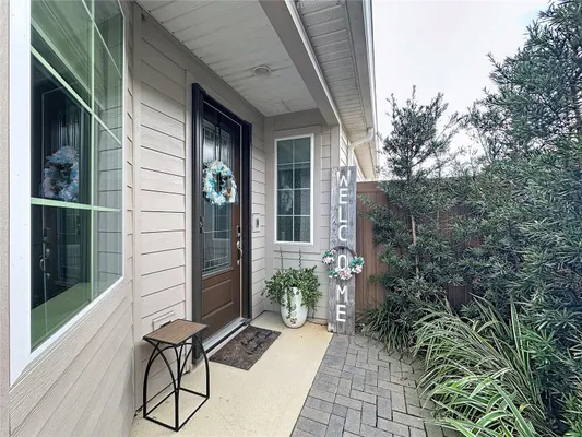 Property Slideshow image 3 of 58 | 422 alcove dr, Groveland, FL, 34736