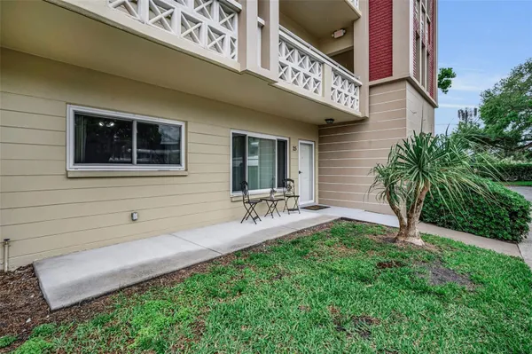 Property Slideshow image 3 of 100 | 2361 jamaican st 25, Clearwater, FL, 33763