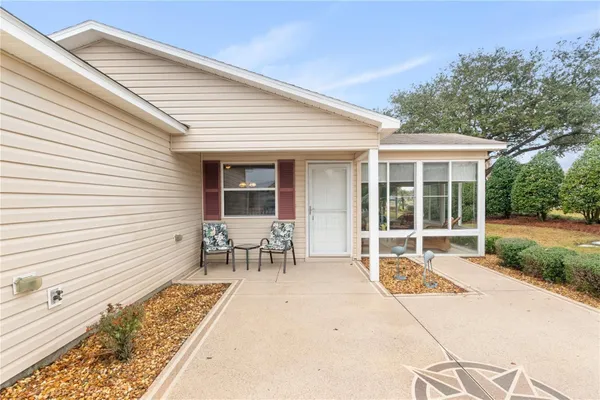 Property Slideshow image 2 of 32 | 2672 sandhill ct, The Villages, FL, 32162