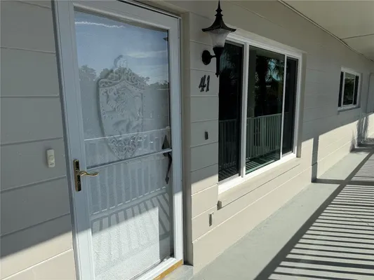 Property Slideshow image 2 of 35 | 2071 australia way 41, Clearwater, FL, 33763