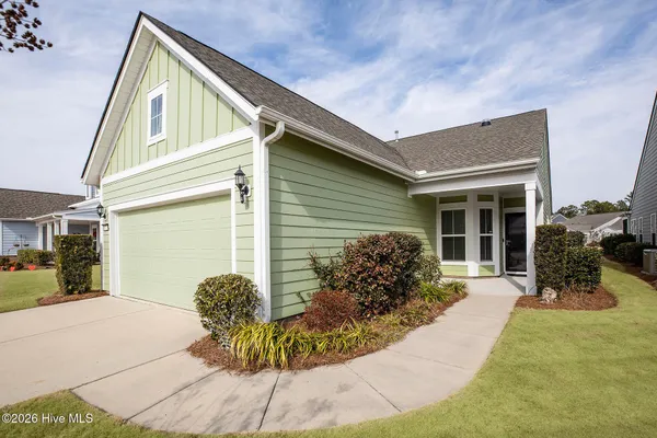 Property Slideshow image 2 of 52 | 1011 snowden rd, Wilmington, NC, 28412