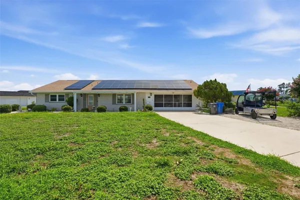 Property Slideshow image 2 of 65 | 1811 milford cir, Sun City Center, FL, 33573