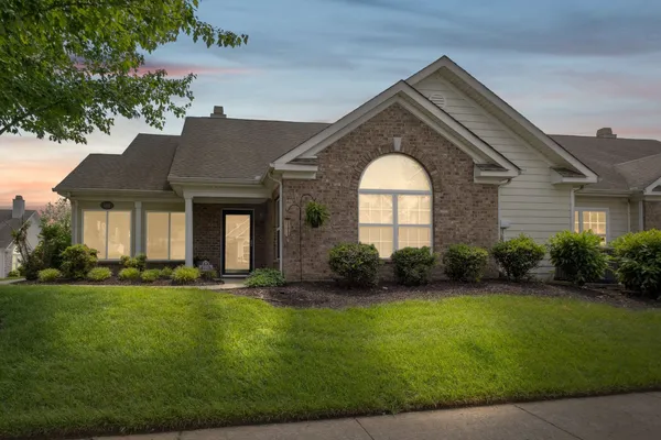 Property Slideshow image 2 of 32 | 825 s browns ln 1501, Gallatin, TN, 37066