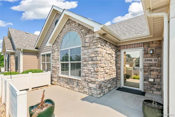 Property Slideshow image 2 of 28 | 1996 s espana ct b, Aurora, CO, 80013