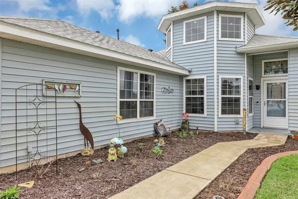 Property Slideshow image 2 of 60 | 5481 bounty cir, Tavares, FL, 32778