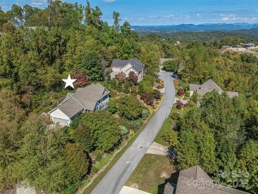 Property Slideshow image 2 of 48 | 222 bay laurel ln, Hendersonville, NC, 28791