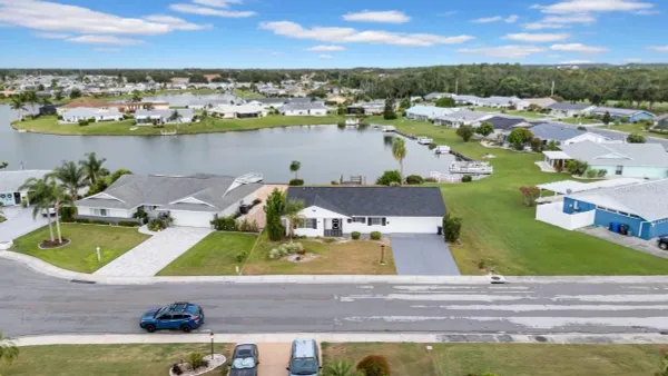 Property Slideshow image 3 of 12 | 1808 milford cir, Sun City Center, FL, 33573