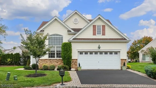 Property Slideshow image 2 of 38 | 13 bray ct, Somerset, NJ, 08873