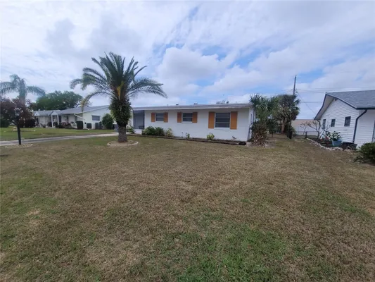 Property Slideshow image 3 of 44 | 823 la jolla ave, Sun City Center, FL, 33573