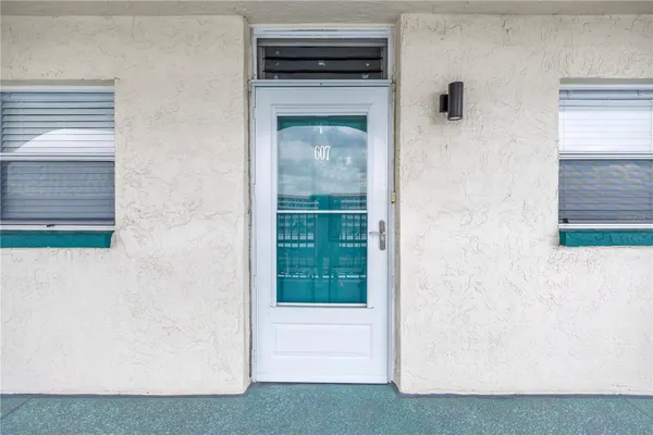 Property Slideshow image 2 of 52 | 6020 shore blvd 607, St Petersburg, FL, 33707