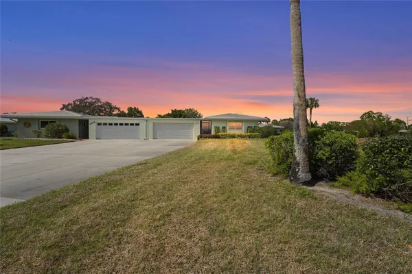 Property Slideshow image 2 of 53 | 3206 village green dr 1036, Sarasota, FL, 34239