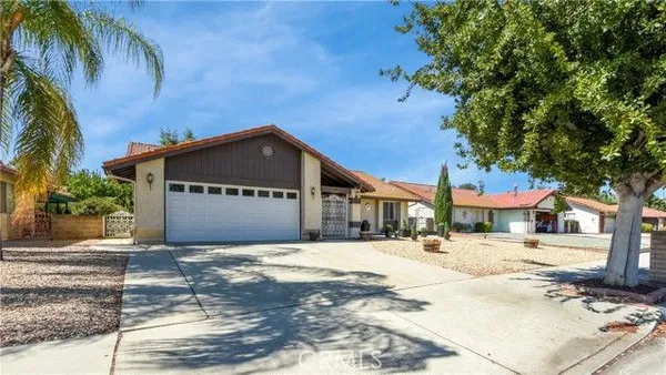 Property Slideshow image 2 of 32 | 2115 flame tree way, Hemet, CA, 92545