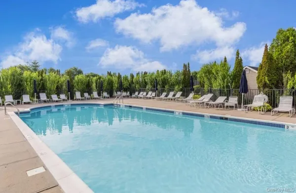 Property Slideshow image 2 of 38 | 39 kimberly dr # 39, Westhampton, NY, 11977