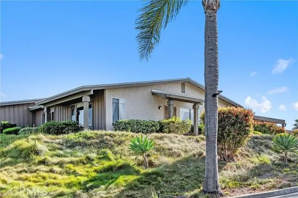 Property Slideshow image 2 of 24 | 1002 plover way, Oceanside, CA, 92057