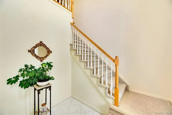 Property Slideshow image 3 of 37 | 548 highland ct, Brookhaven, NY, 11955