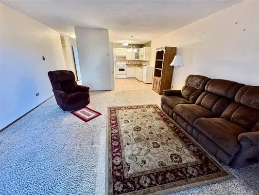 Property Slideshow image 2 of 22 | 585 s alton way 7b, Denver, CO, 80247