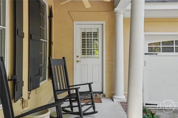Property Slideshow image 3 of 45 | 6 tomochichi ln, Savannah, GA, 31411