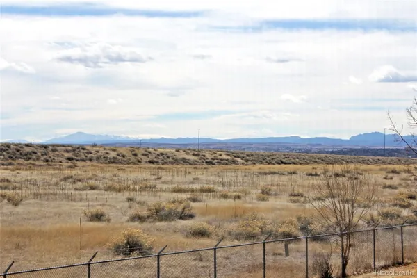 Property Slideshow image 2 of 30 | 13850 e marina dr 101, Aurora, CO, 80014