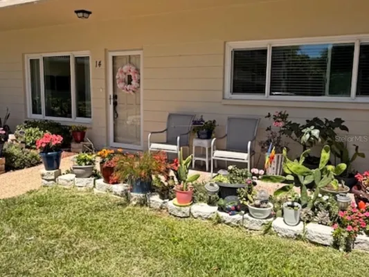 Property Slideshow image 2 of 20 | 2262 swedish dr 14, Clearwater, FL, 33763