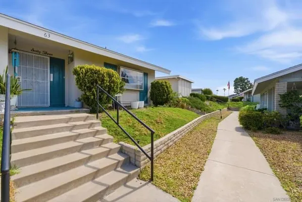 Property Slideshow image 2 of 21 | 3760 s vis 63, Oceanside, CA, 92057