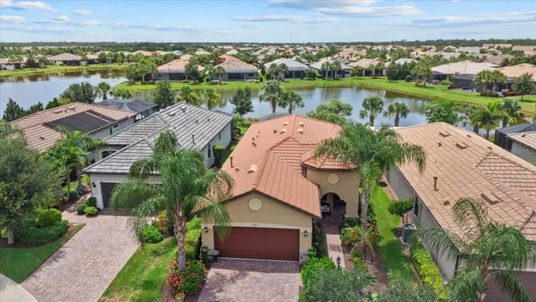 Property Slideshow image 2 of 55 | 17011 hampton falls ter, Lakewood Ranch, FL, 34202