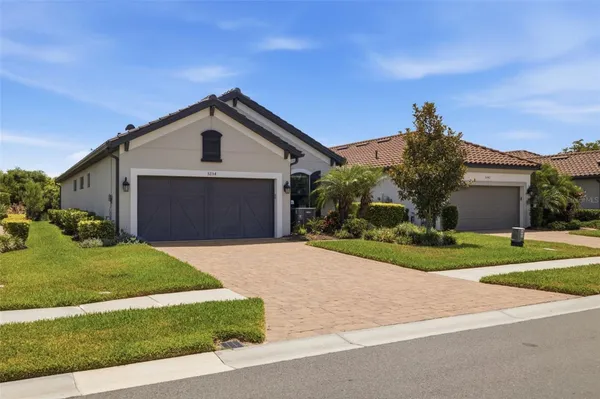 Property Slideshow image 2 of 71 | 3254 francoa dr, Odessa, FL, 33556