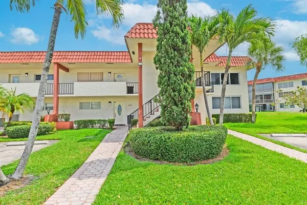 Property Slideshow image 3 of 50 | 8941 s hollybrook blvd apt 104, Pembroke Pines, FL, 33025