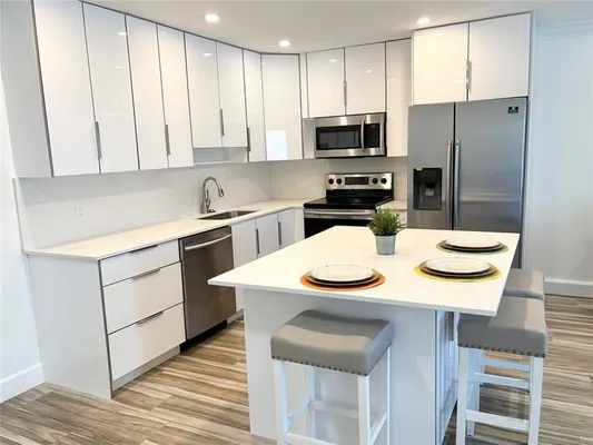 Property Slideshow image 3 of 70 | 279 oakridge p # 279, Deerfield Beach, FL, 33442