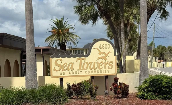 Property Slideshow image 2 of 46 | 4750 cove cir apt 502, St Petersburg, FL, 33708