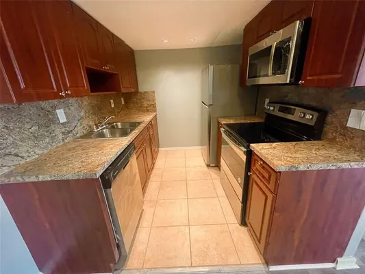 Property Slideshow image 2 of 69 | 4024 cambridge b # 4024, Deerfield Beach, FL, 33442