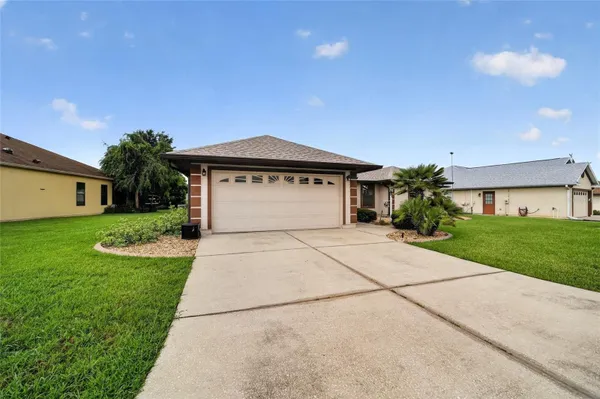 Property Slideshow image 3 of 64 | 12220 se 172nd ln, Summerfield, FL, 34491