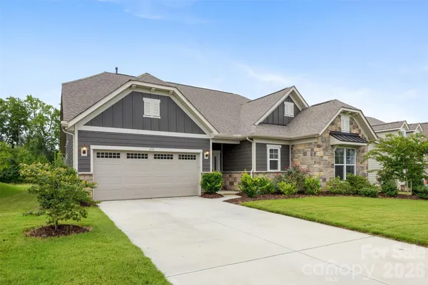 Property Slideshow image 2 of 40 | 618 hinterland ln, Matthews, NC, 28104