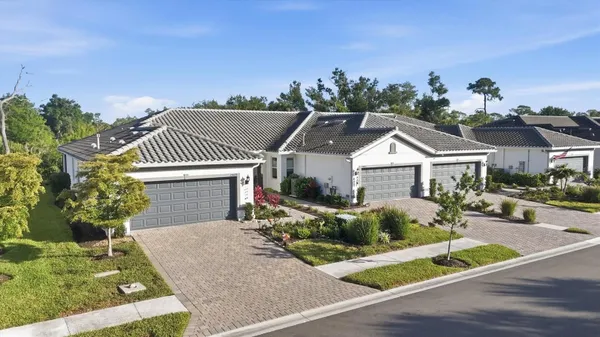 Property Slideshow image 2 of 70 | 25029 pearl lake cir, Englewood, FL, 34223