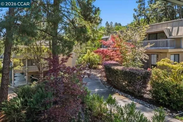 Property Slideshow image 2 of 57 | 1224 canyonwood ct 2, Walnut Creek, CA, 94595
