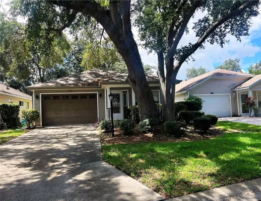 Property Slideshow image 2 of 14 | 25119 cranes roost cir, Leesburg, FL, 34748