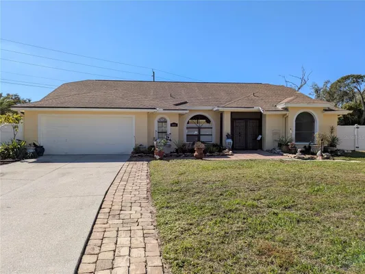 Property Slideshow image 2 of 26 | 8432 palm lakes ct, Sarasota, FL, 34243