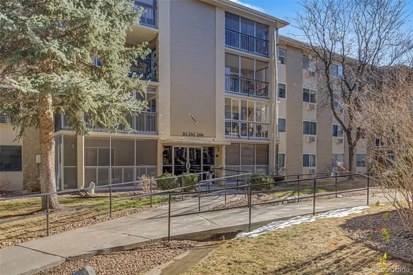 Property Slideshow image 2 of 39 | 3082 s wheeling way 404, Aurora, CO, 80014