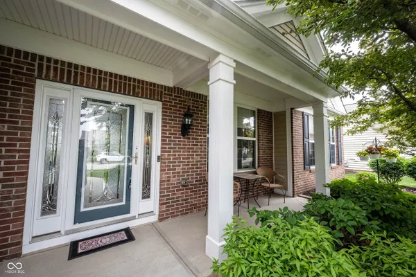 Property Slideshow image 2 of 61 | 16275 oakford trl, Fishers, IN, 46037