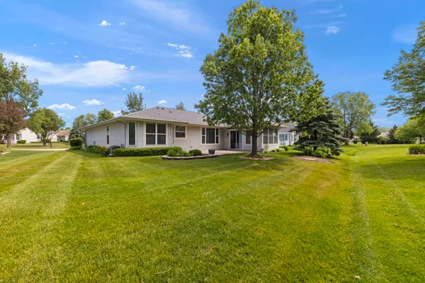Property Slideshow image 2 of 27 | 12981 bull ridge dr, Huntley, IL, 60142