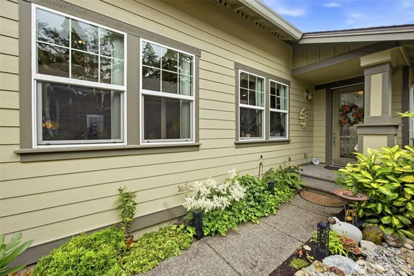Property Slideshow image 3 of 40 | 5086 cypress loop, Lacey, WA, 98516