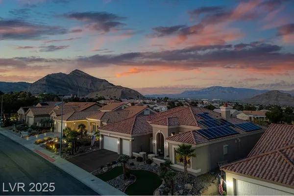 Property Slideshow image 3 of 99 | 10712 button willow dr, Las Vegas, NV, 89134