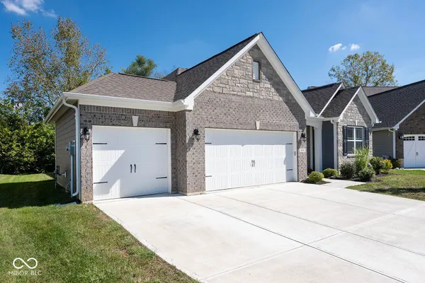 Property Slideshow image 2 of 36 | 6890 ben riley ct, Plainfield, IN, 46168