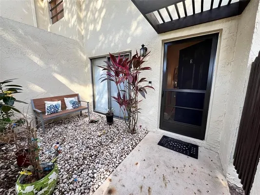 Property Slideshow image 3 of 37 | 8460 casa del lago e, Boca Raton, FL, 33433