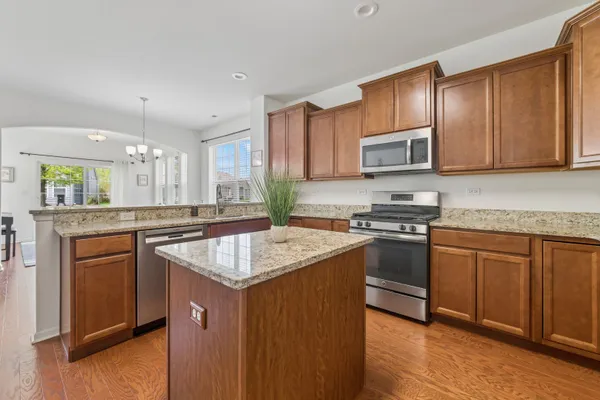 Property Slideshow image 3 of 25 | 1822 hannah ln, Pingree Grove, IL, 60140