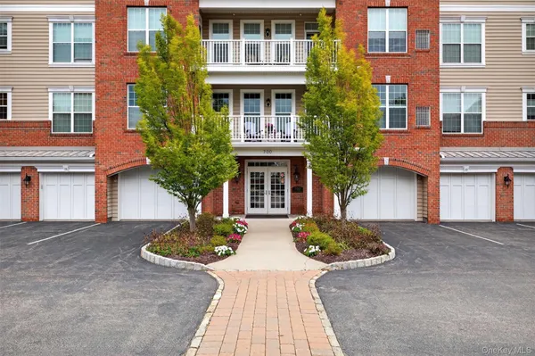 Property Slideshow image 3 of 40 | 736 regency dr, Fishkill, NY, 12524