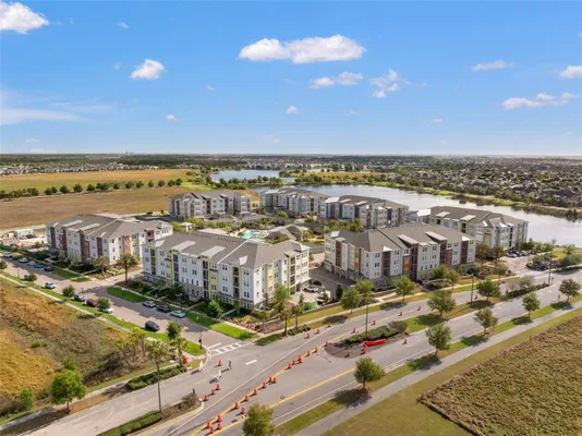 Property Slideshow image 2 of 43 | 7517 laureate blvd 4403, Orlando, FL, 32827