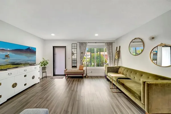 Property Slideshow image 2 of 39 | 4400 nw 45th ct, Tamarac, FL, 33319