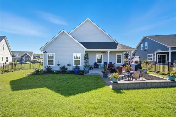 Property Slideshow image 2 of 45 | 121 ayrshire loop, Smithfield, VA, 23430